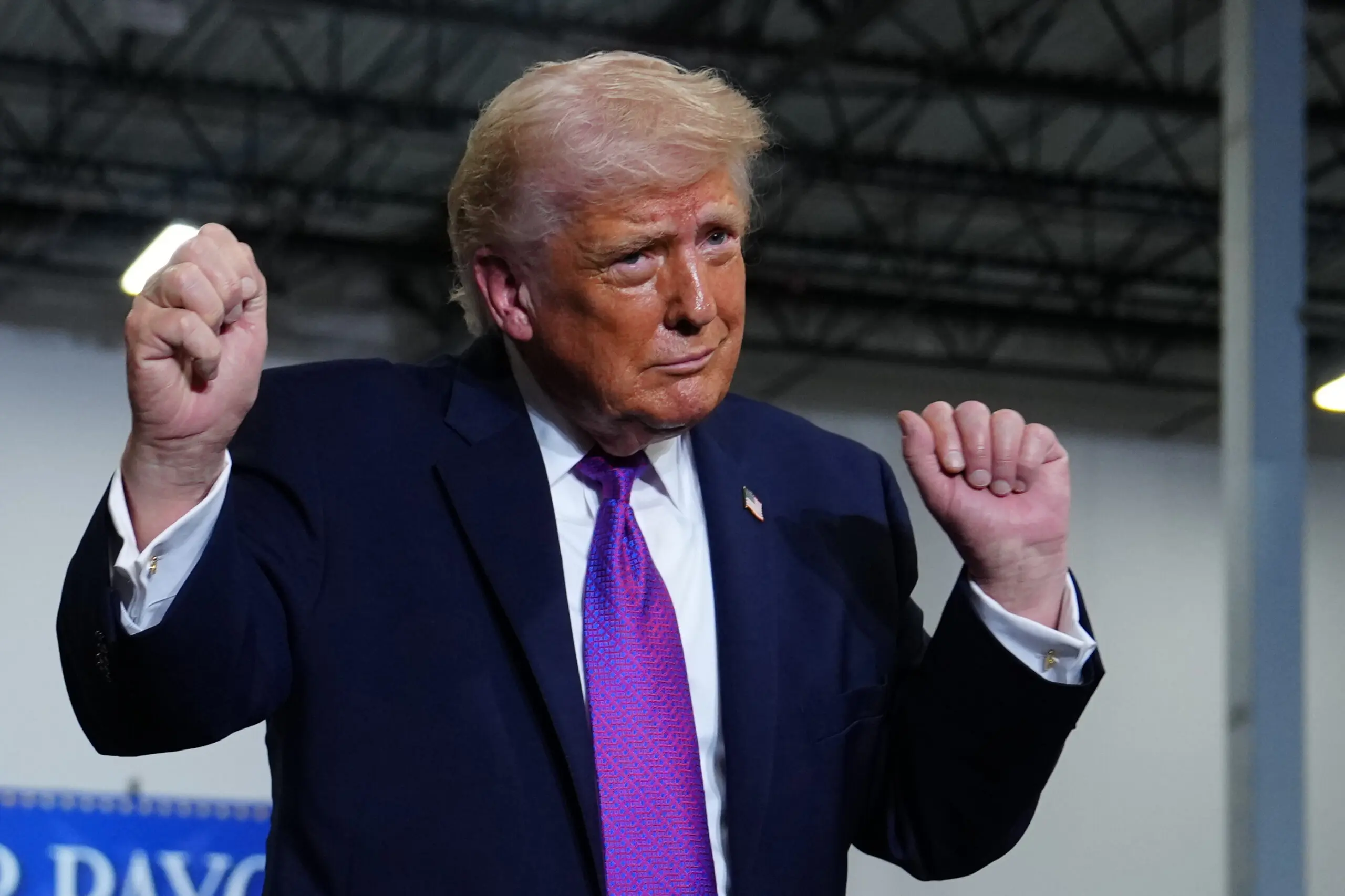 Психологи б’ють на сполох: нічна активність Трампа вказує на серйозні проблеми ➤ Главное.net