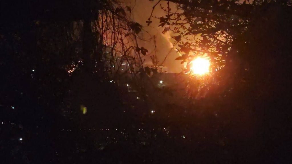 Над городом "вулканический дым": БПЛА повторно атаковали НПЗ в Туапсе (видео, фото)