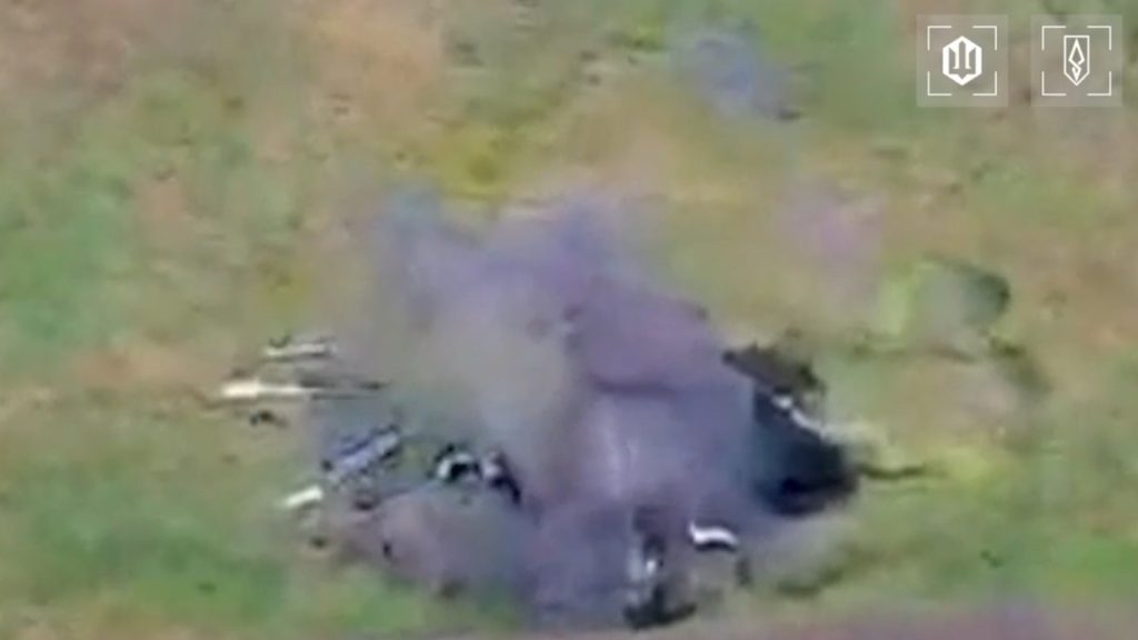 Дрони СБС уразили одразу два російські вертольоти за 150 км від ЛБЗ (відео)