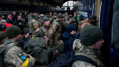 Перезапуск мобилизации: Минобороны может оставить без бронирования почти всех