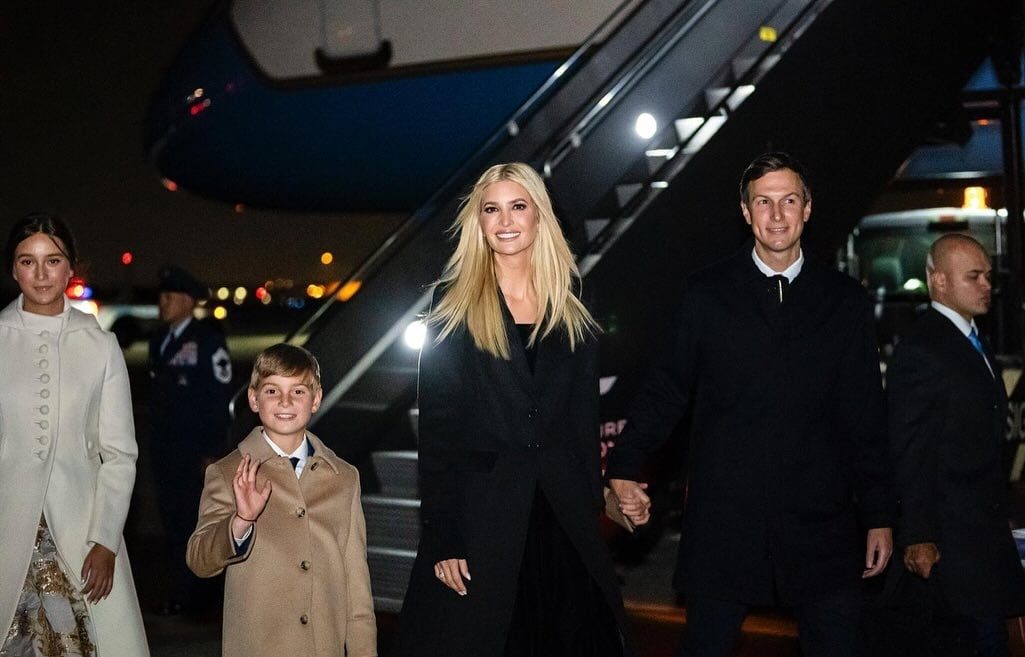 Какие ноги: Иванка Трамп в коротком платье на ивенте (фото)