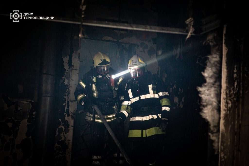Масована атака на Тернопіль: що відомо про наслідки влучань та потерпілих (фото) 10 Масована атака на Тернопіль: що відомо про наслідки влучань та потерпілих (фото)
