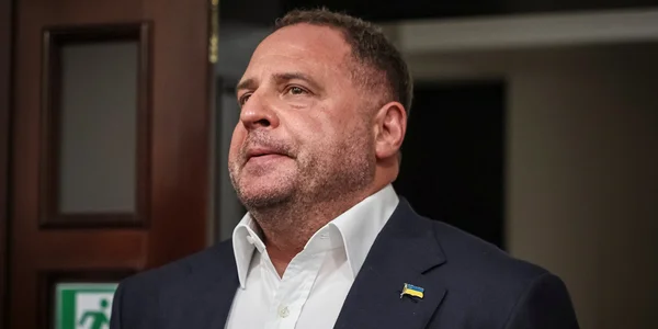 Від копійок до мільйонів: хто і скільки переказав на заставу Єрмака