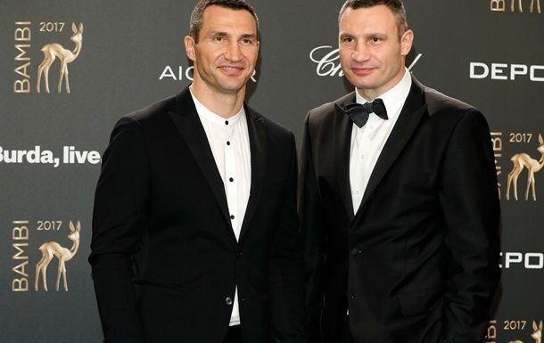 Віталій та Володимир Клички втратили рідну людину