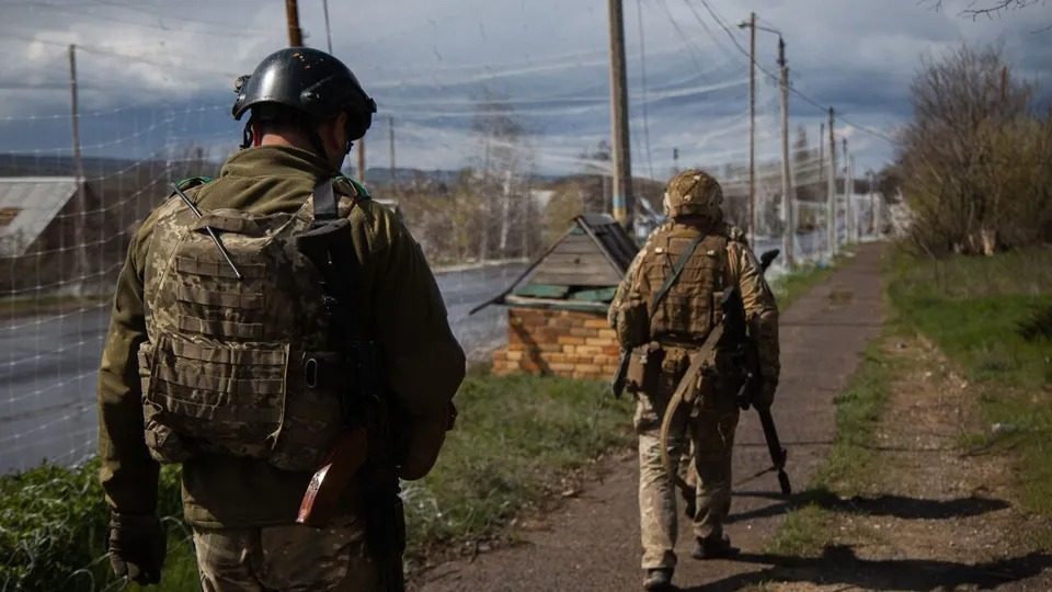 Оккупанты начали отступление на ключевых направлениях: детали