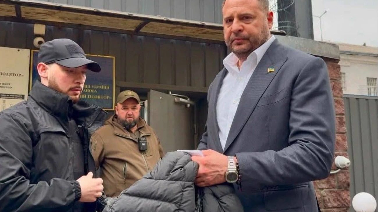 Ви повинні знати: хто зустрічав Єрмака із СІЗО ➤ Prozoro.net.ua