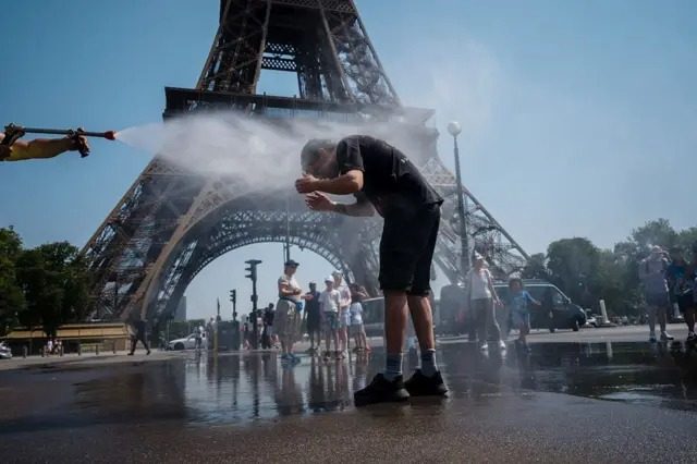 Европу накрывает жара до +40°: дойдет ли аномальное тепло в Украину