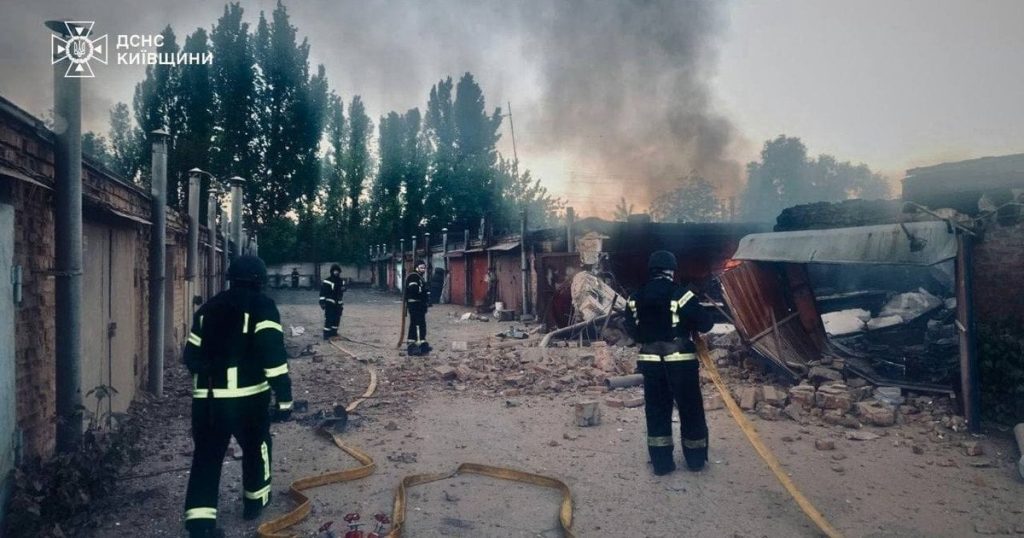 РФ ударила "Орешником" по Украине: фото последствий 3 РФ ударила "Орешником" по Украине: фото последствий