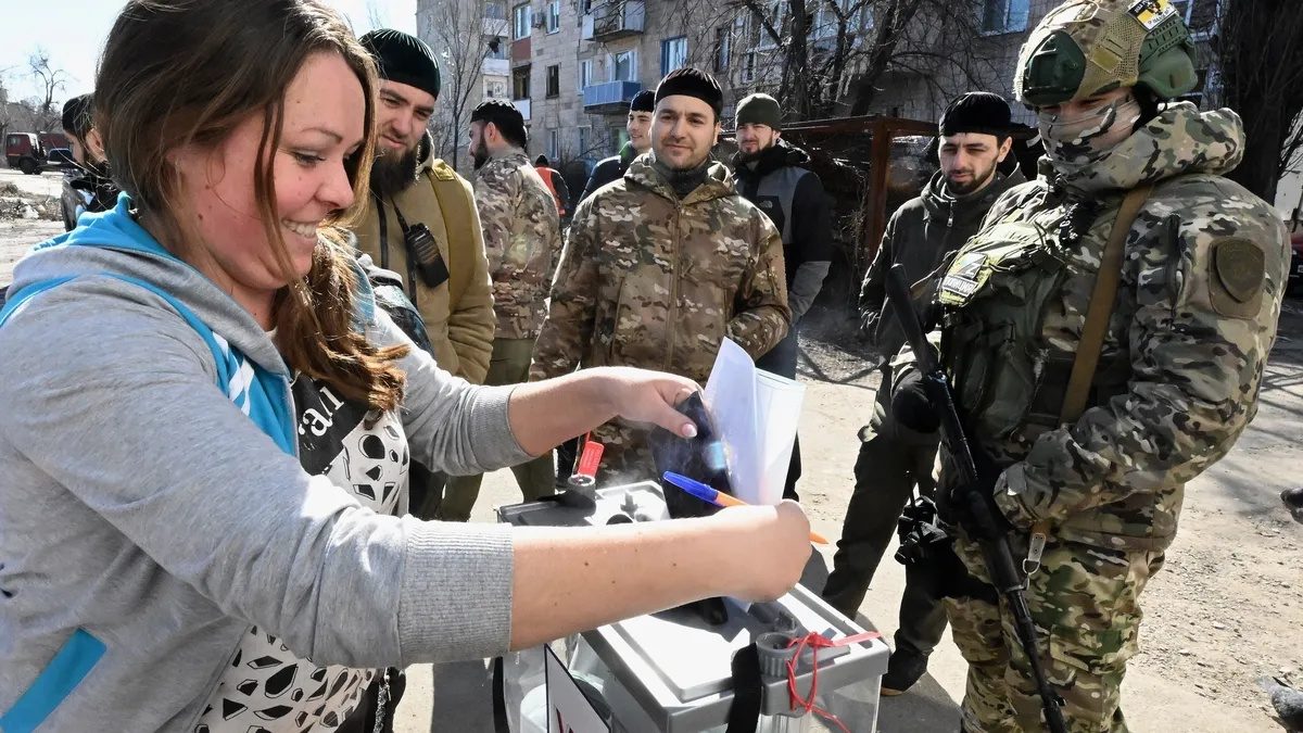 Провал Москвы: в Луганске не нашлось желающих играть в «выборы» РФ