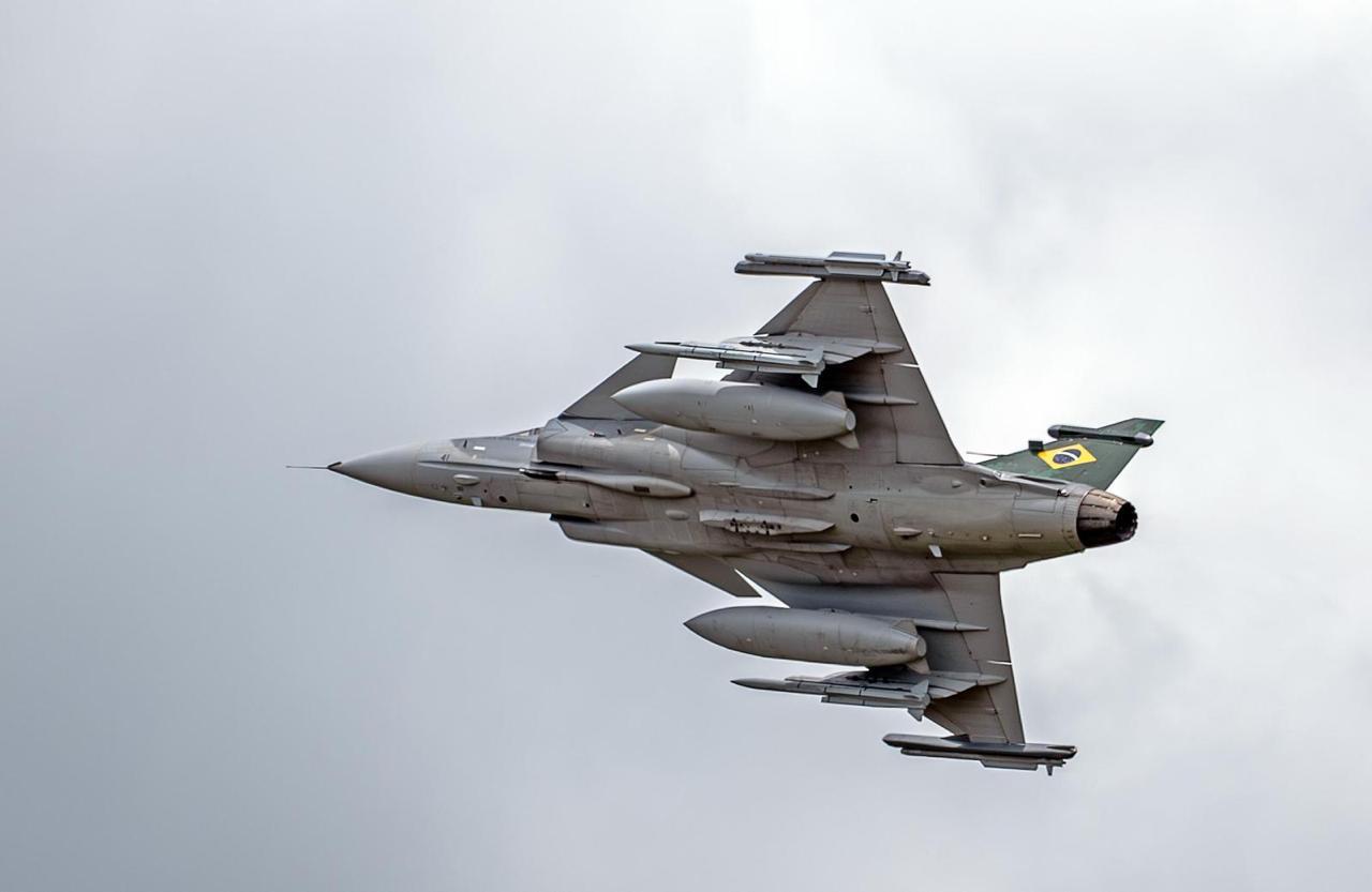 Швеція передасть Україні винищувачі Gripen: кількість літаків і терміни поставок