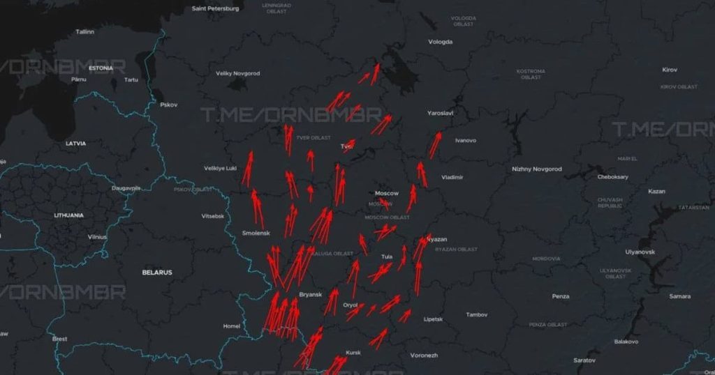 Москва под массированной атакой БПЛА: очевидцы говорят о взрывах