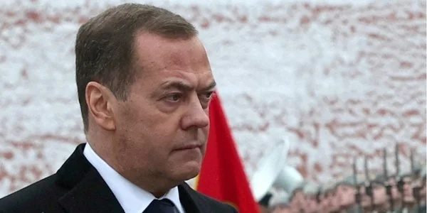 Медведев пригрозил США «ядеркой» после разговора Путина и Трампа