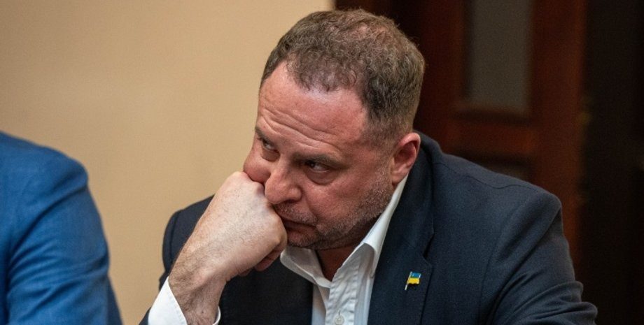 Кто дал деньги на залог для Ермака: названы фамилии и суммы