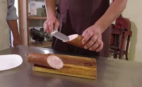 Классическая домашняя колбаса «Дрогобыческая»: как готовить