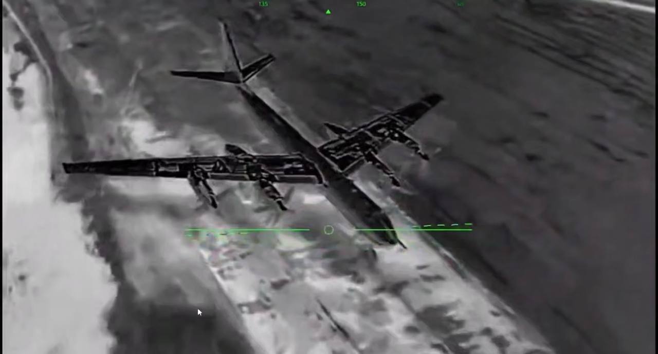 «Птицы Мадяра» атаковали два самолета на военном аэродроме в Таганроге (видео)
