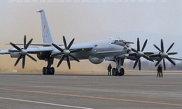 "Птицы Мадяра" атаковали два самолета на военном аэродроме в Таганроге (видео) 3 "Птицы Мадяра" атаковали два самолета на военном аэродроме в Таганроге (видео)