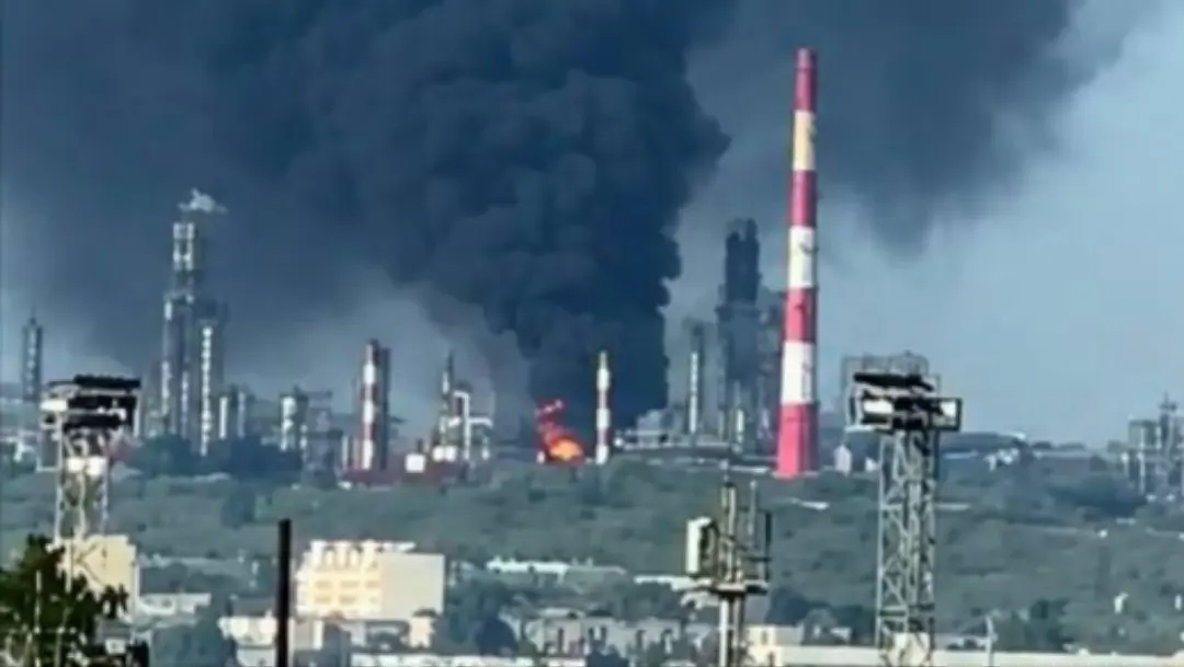 В российской Сызрани горит НПЗ после удара дронов (фото, видео) ➤ Главное.net