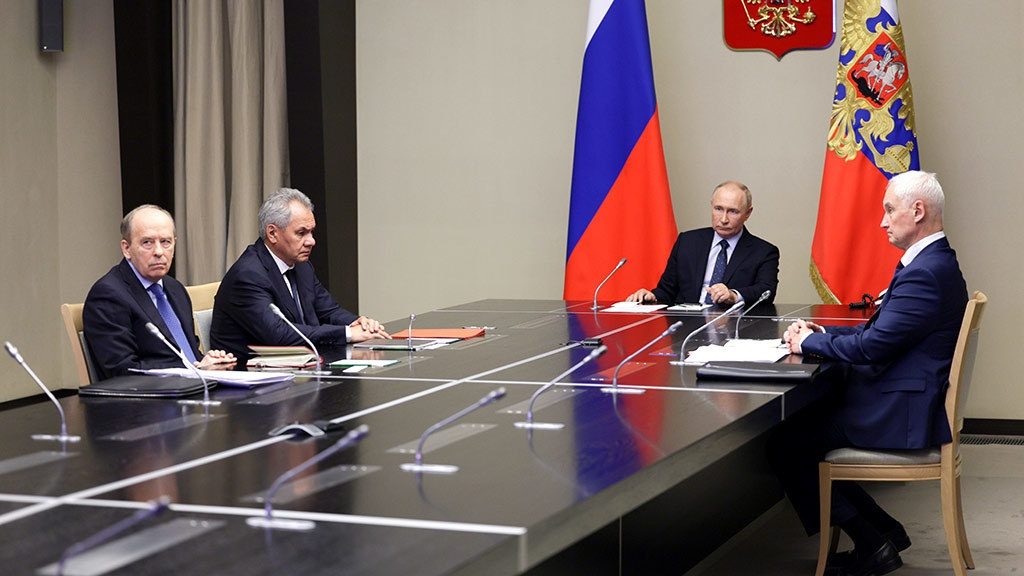 В Кремле «слили» сценарий завершения войны: документы Путина