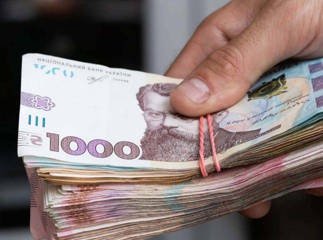 Украинцам раздадут по 3 тысячи: кто получит помощь
