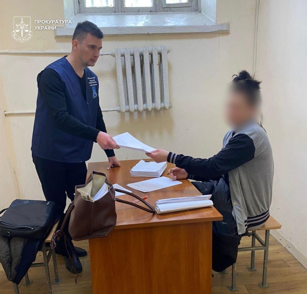 В Киеве женщина поджигала двери знакомых из-за ревности: дело передали в суд