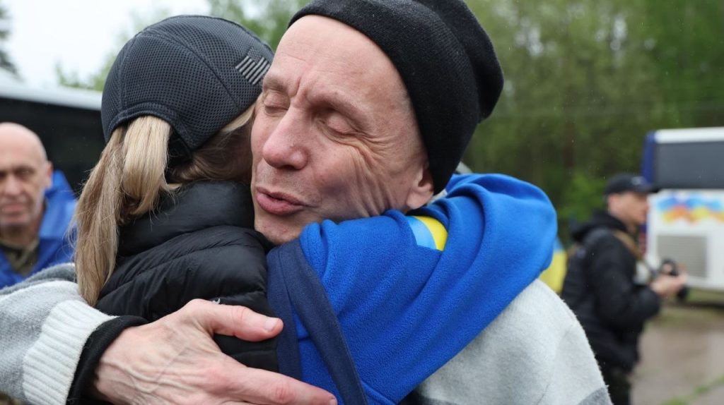Обмен 1000 на 1000: из российского плена освобождена первая группа украинских защитников (фото) 6 Обмен 1000 на 1000: из российского плена освобождена первая группа украинских защитников (фото)
