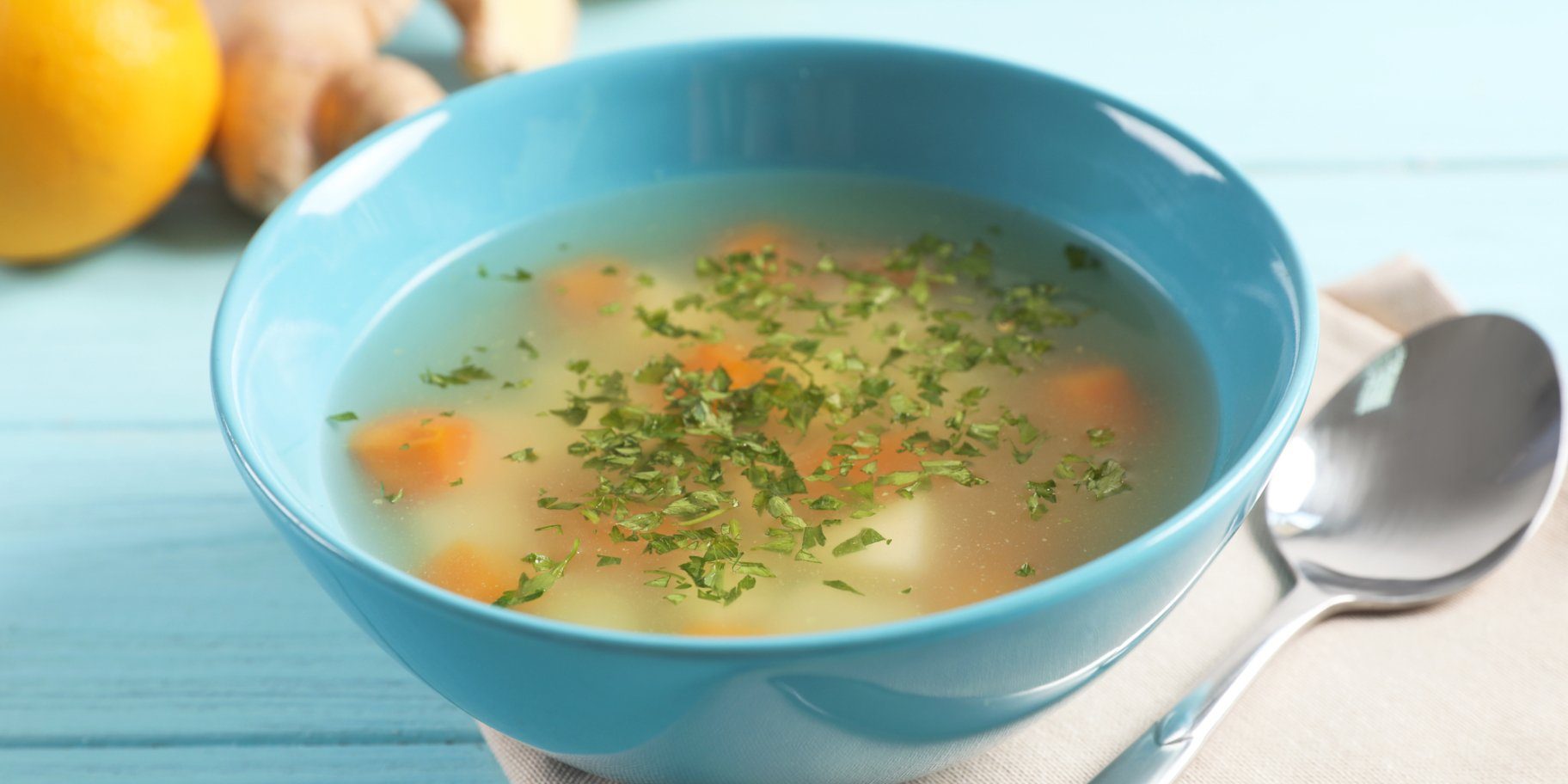 Почему ресторанный куриный суп такой вкусный: кулинарные хитрости от шефа