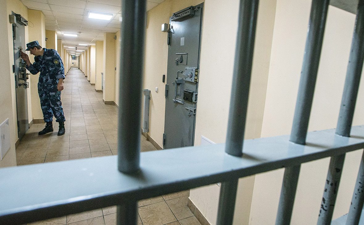 Тюрьмы в РФ опустели: тысячи заключенных отправили на войну против Украины