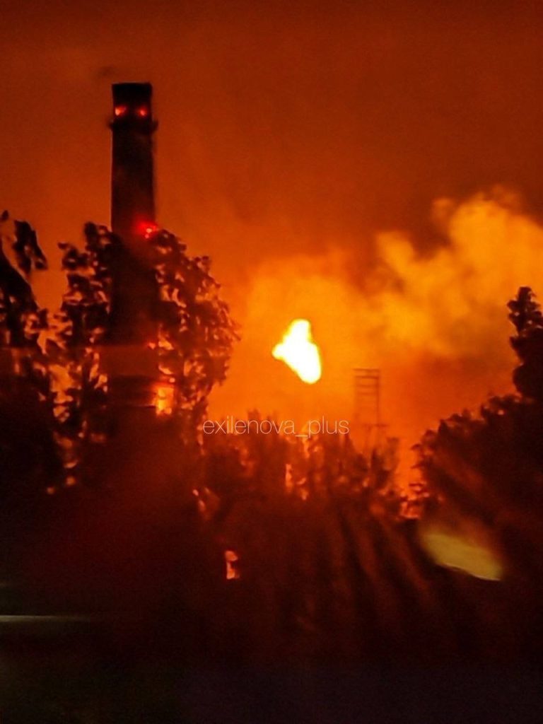 Беспилотники парализовали работу НПЗ в Волгограде и поразили нефтебазу в Ярославле (фото, видео) 4 Беспилотники парализовали работу НПЗ в Волгограде и поразили нефтебазу в Ярославле (фото, видео)