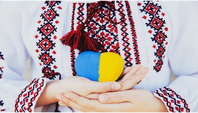Как украинские знаменитости отметили День вышиванки: самые яркие образы