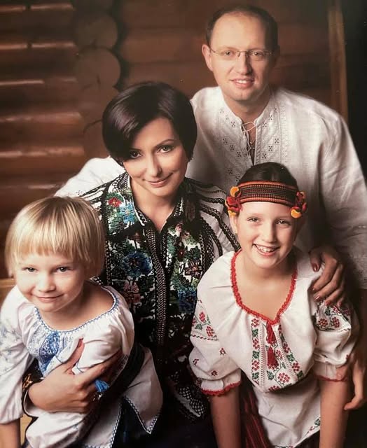 Арсению Яценюку - 52: каким был дважды бывший премьер-министр в молодости (фото) 9 Арсению Яценюку - 52: каким был дважды бывший премьер-министр в молодости (фото)