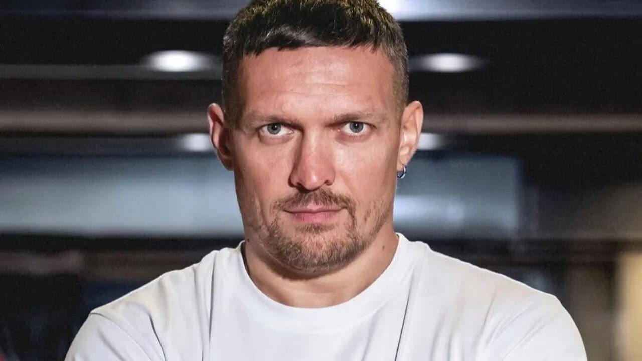 Олександр Усик втратив звання найкращого боксера планети