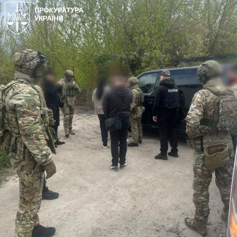 Засновник християнського центру для дітей упродовж 15 років знущався з дівчаток (відео затримання) 7 Засновник християнського центру для дітей упродовж 15 років знущався з дівчаток (відео затримання)