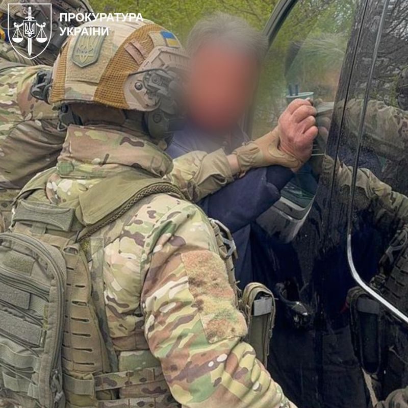 Засновник християнського центру для дітей упродовж 15 років знущався з дівчаток (відео затримання) 6 Засновник християнського центру для дітей упродовж 15 років знущався з дівчаток (відео затримання)