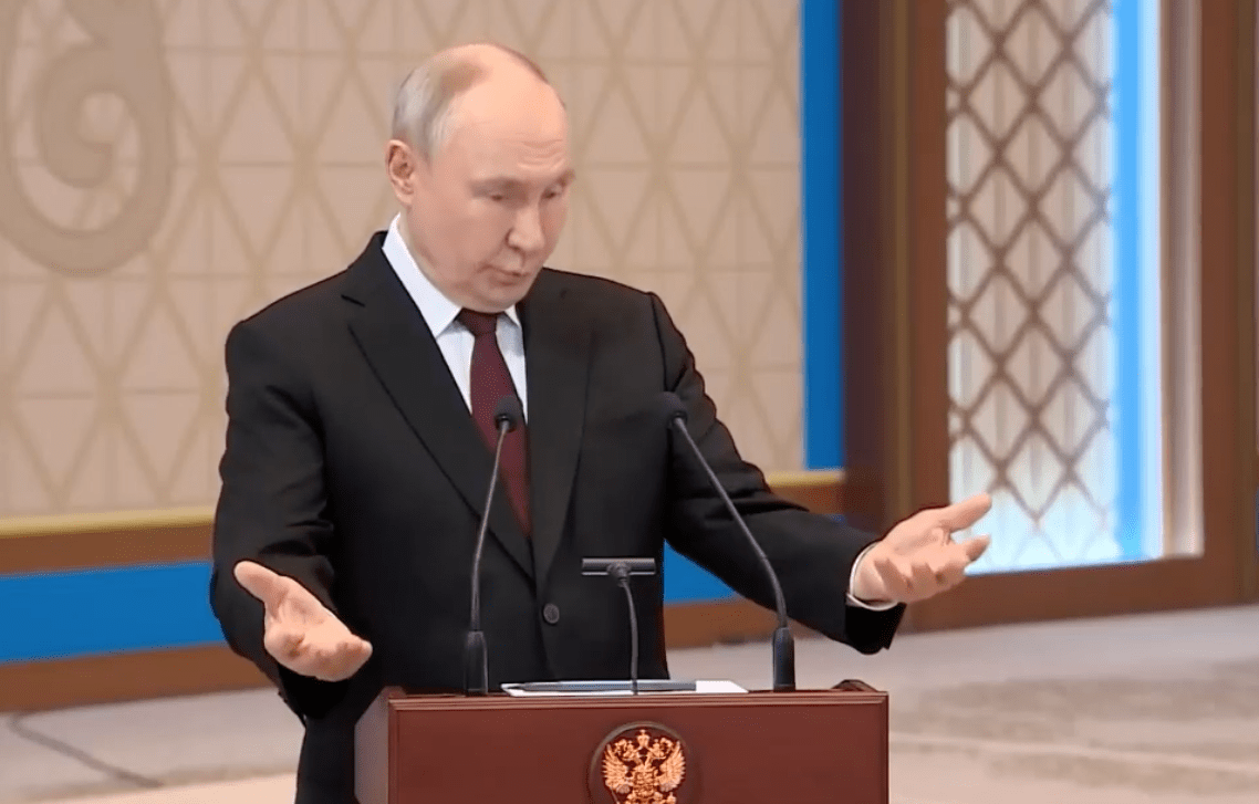 Стрес чи проблеми зі здоров’ям? ШІ розібрав дивну поведінку Путіна під час виступу