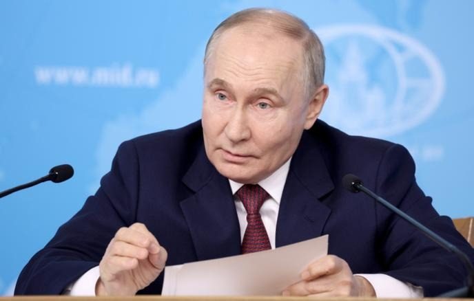 Чекати довго? ШІ розповів, в якому році помре Путін