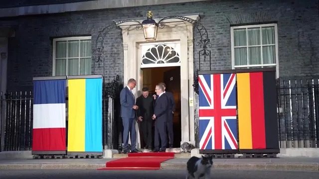 Момент попал на камеры: жест Зеленского в Лондоне (видео) ➤ Главное.net