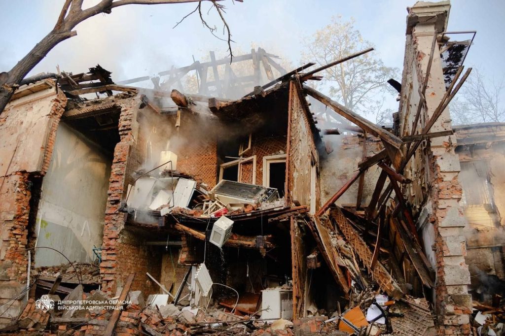 У Дніпрі завершили пошукову операцію після удару РФ: кількість загиблих зросла до 16 3 Дніпро