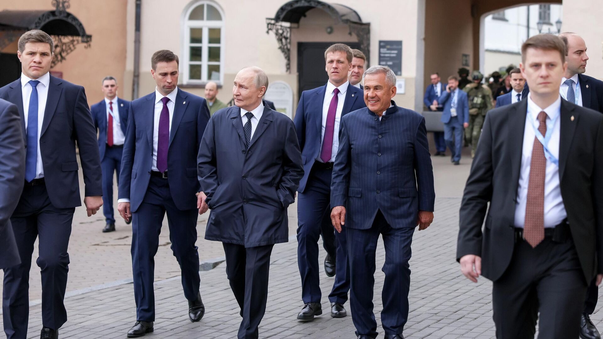 «Массовка» для Путина: видео из Казани обличило главу РФ ➤ Главное.net