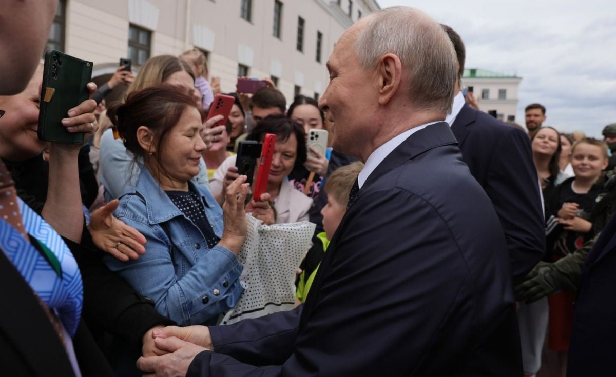 «Массовка» для Путина: видео из Казани обличило главу РФ