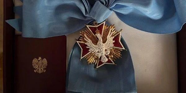 Зеленский отправил Навроцкому орден «Новой почтой» (фото)