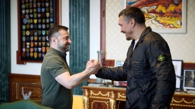 Усик несподівано видав усе, що думає про Зеленського