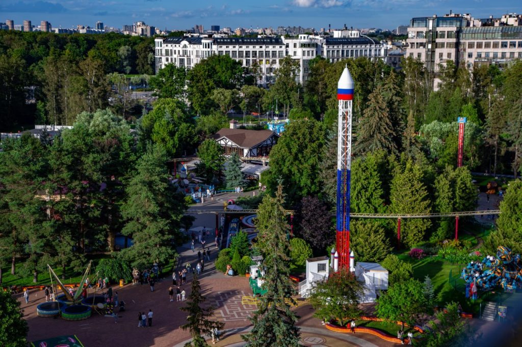 Росіяни перетворили “Орєшнік” на атракціон для розваг (відео)