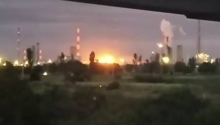 Дроны атаковали химзавод «Азот» в РФ, производящий сырье для взрывчатки (видео)
