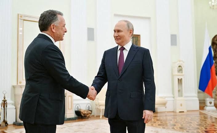 Reuters: верхушка РФ требует от Путина выйти из переговоров