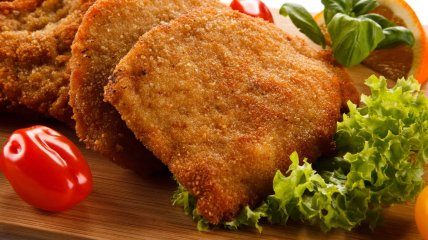 Хрустящие куриные отбивные в нежном сырном кляре