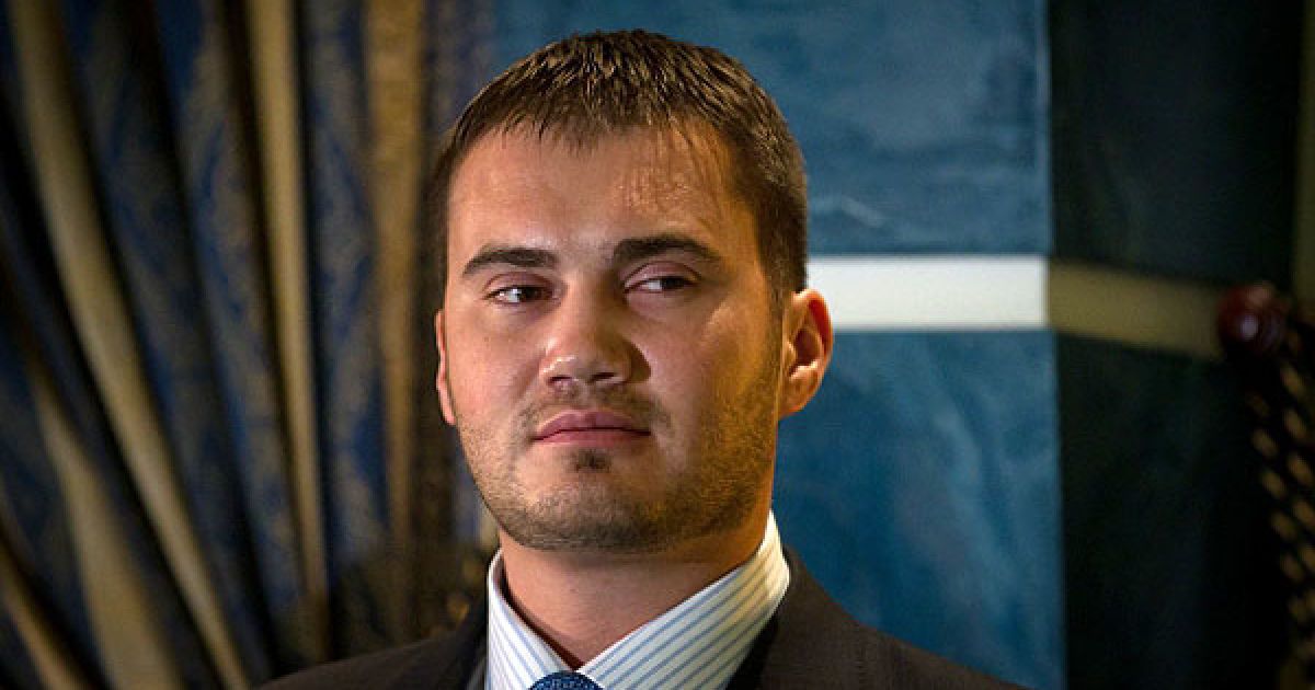 Поховали в окупованому Криму: який вигляд має могила молодшого сина Януковича (відео)