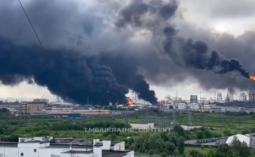 Дроны ударили по НПЗ в Москве: город закутан черным дымом, аэропорты прекратили работу (фото, видео) ➤ Prozoro.net.ua