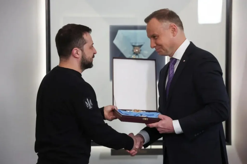 Решение Навроцкого по поводу ордена Зеленского вызвало истерику в РФ 3 Решение Навроцкого по поводу ордена Зеленского вызвало истерику в РФ