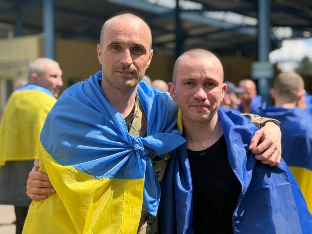 Украина освободила из российского плена еще 186 граждан (фото)