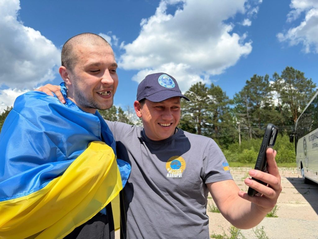 Украина освободила из российского плена еще 186 граждан (фото)